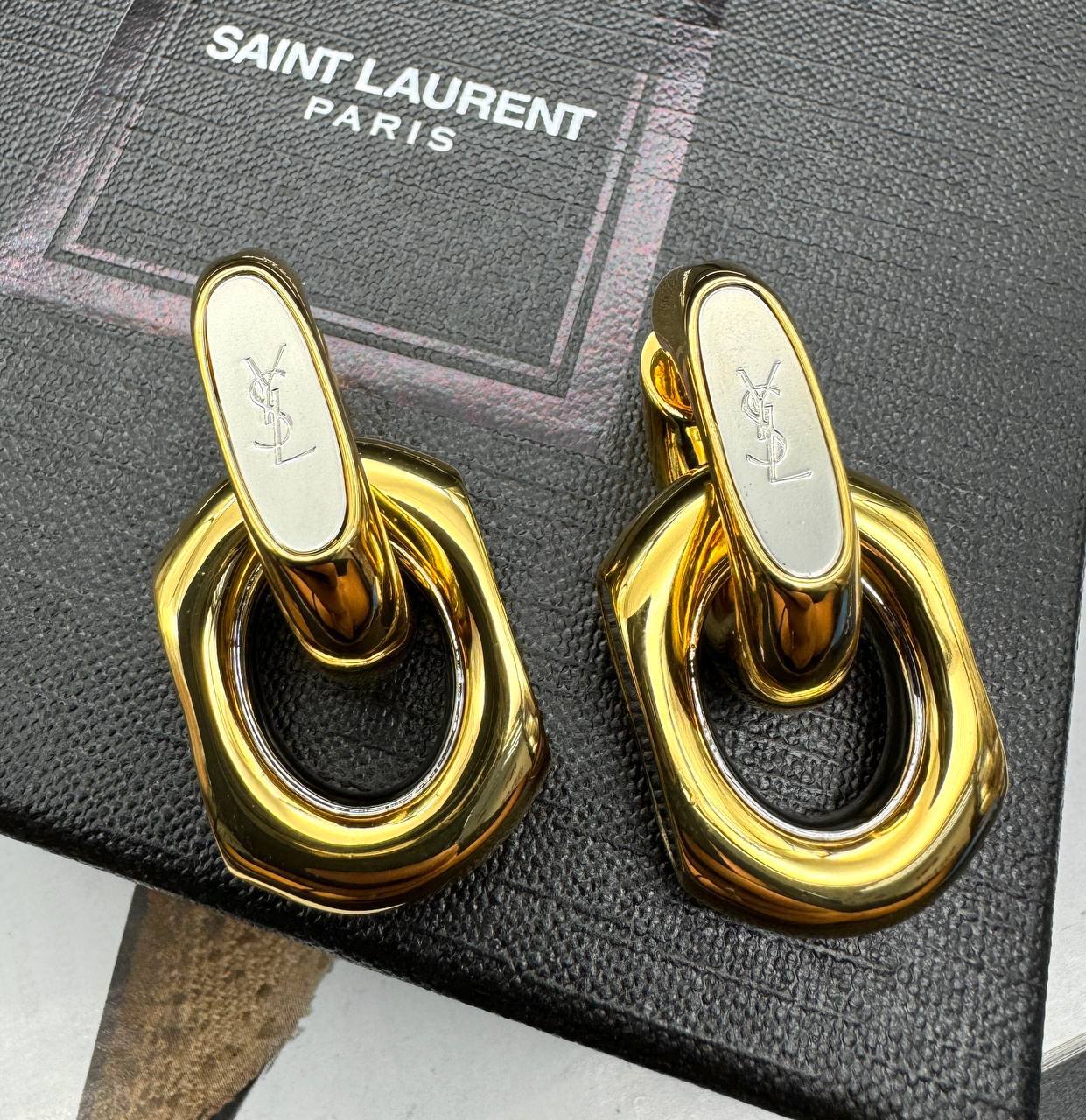 Фото Серьги Yves Saint Laurent Cassandre Duo Link S4948