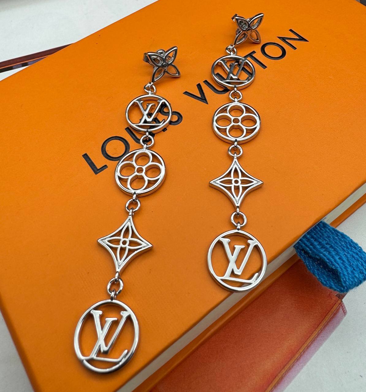 Фото Серьги Louis Vuitton LV Face S5413