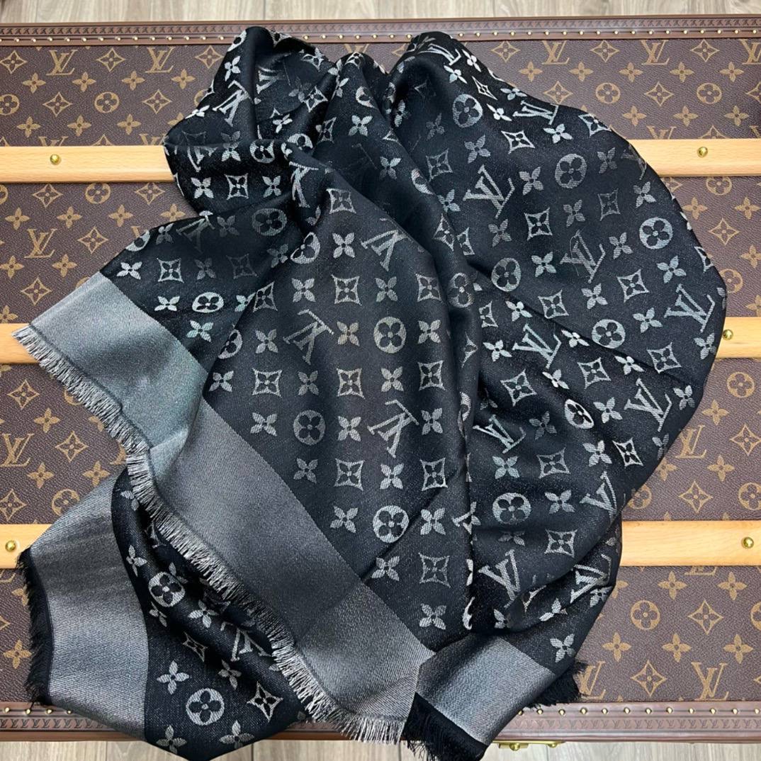 Фото Шаль Louis Vuitton So Shine Monogram B4019