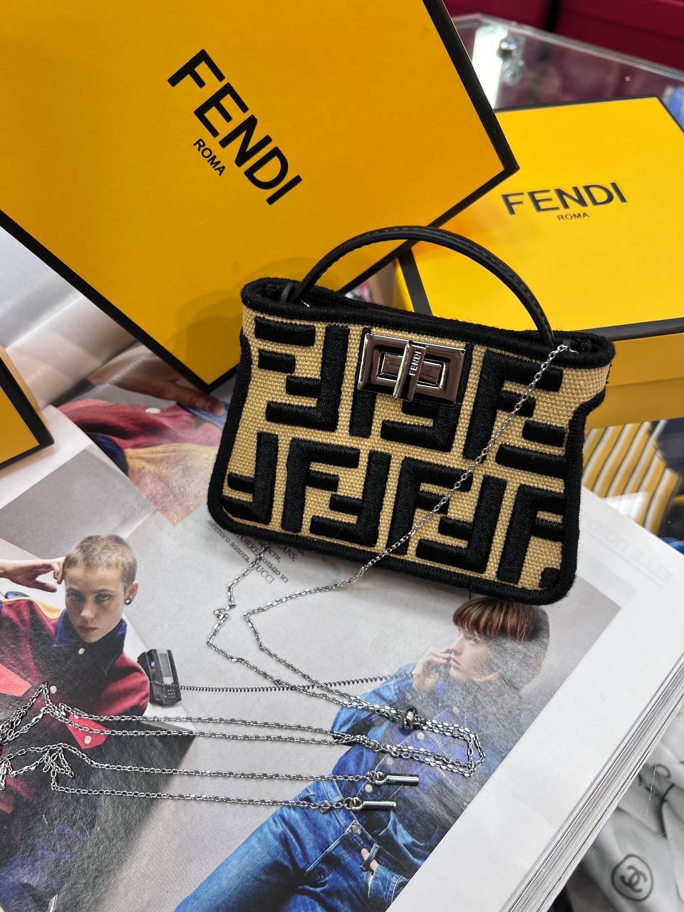 Фото Мини-сумочка Fendi B4027