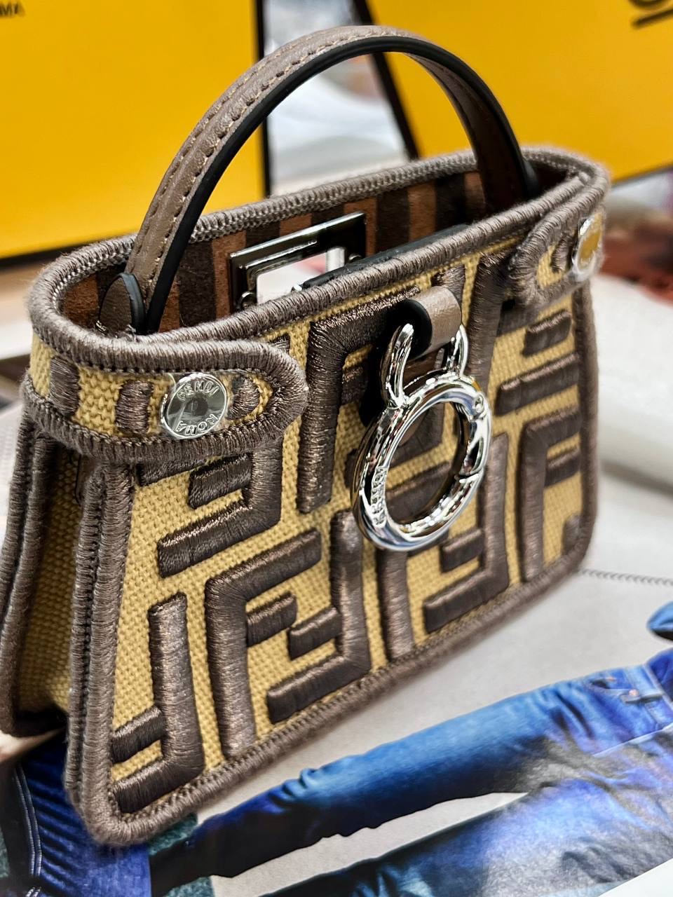 Фото Мини-сумочка Fendi B4026