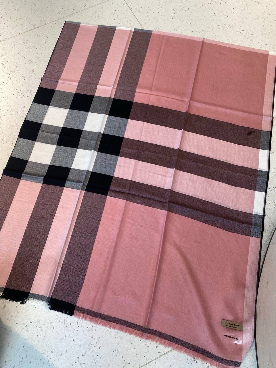 Фото Палантин Burberry Check B3998