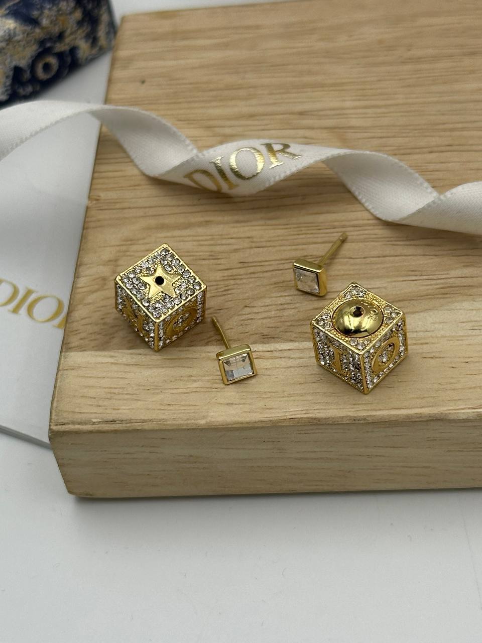 Фото Серьги Dior S5570