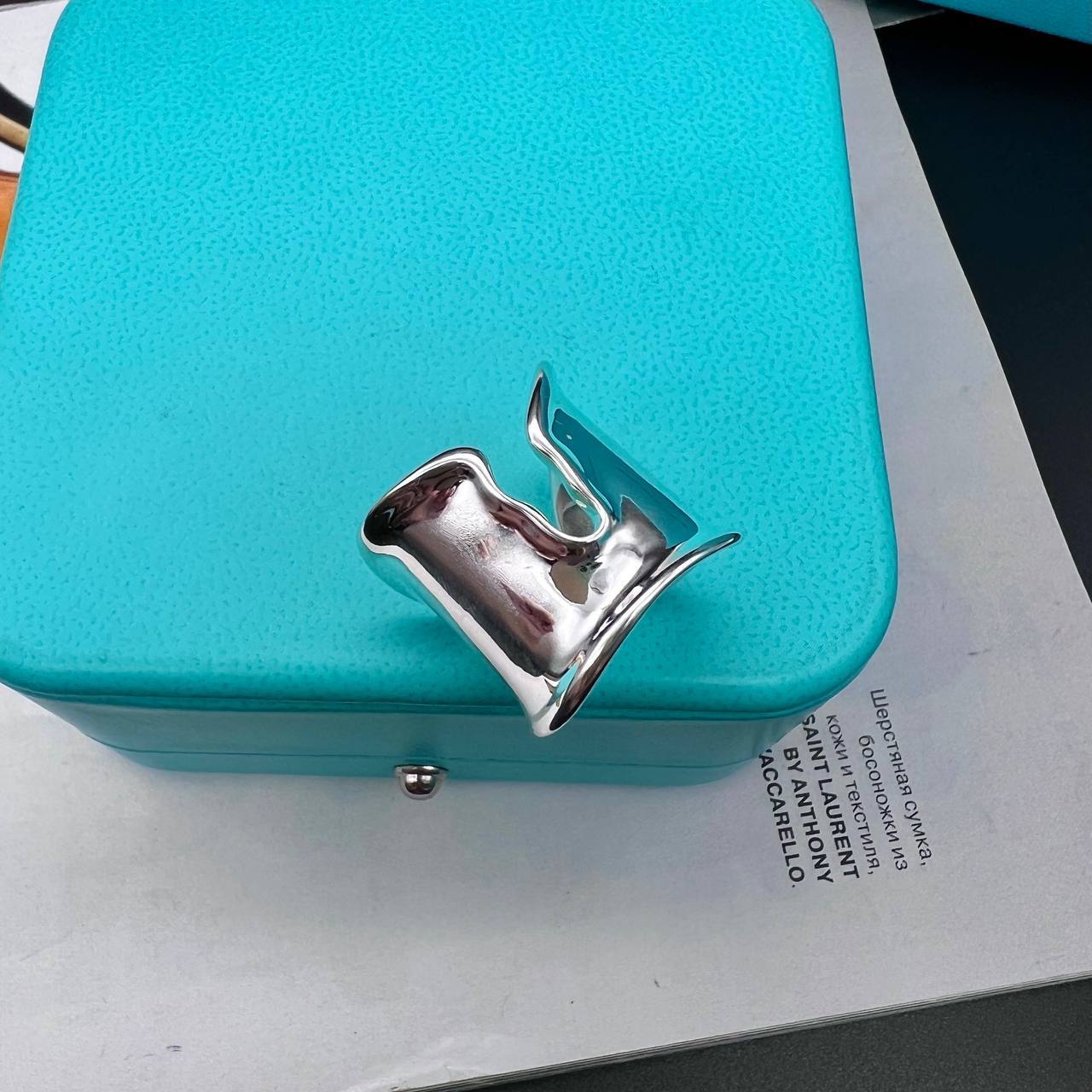 Фото Кольцо Tiffany & Co Elsa Peretti™ Split S5669