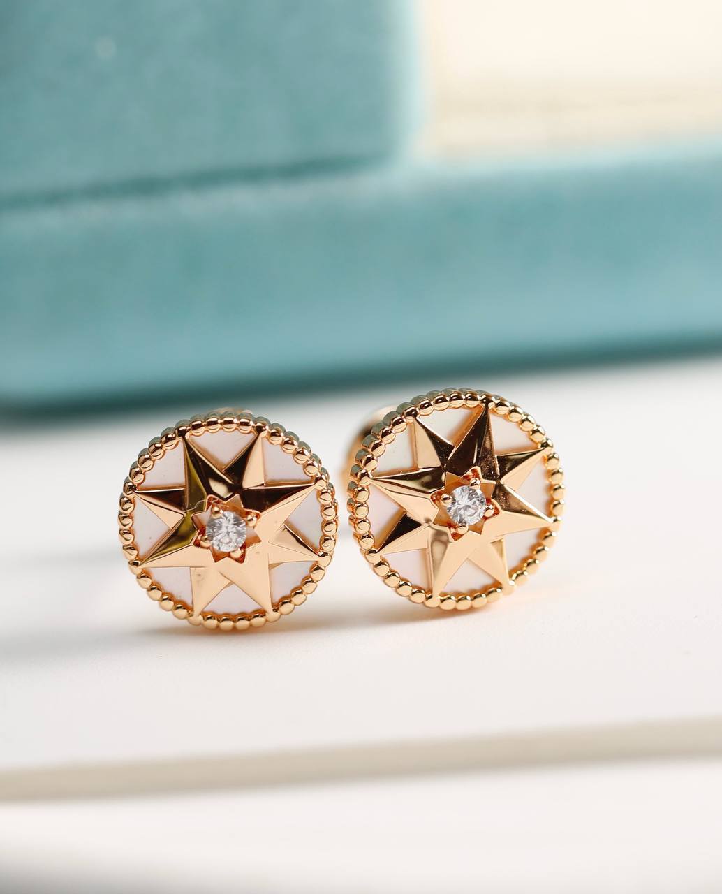 Фото Серьги Dior Rose Des Vents S5672