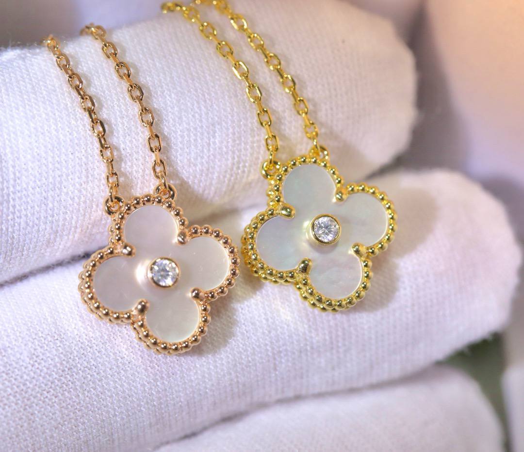 Фото Колье Van Cleef & Arpels Vintage Alhambra S5691