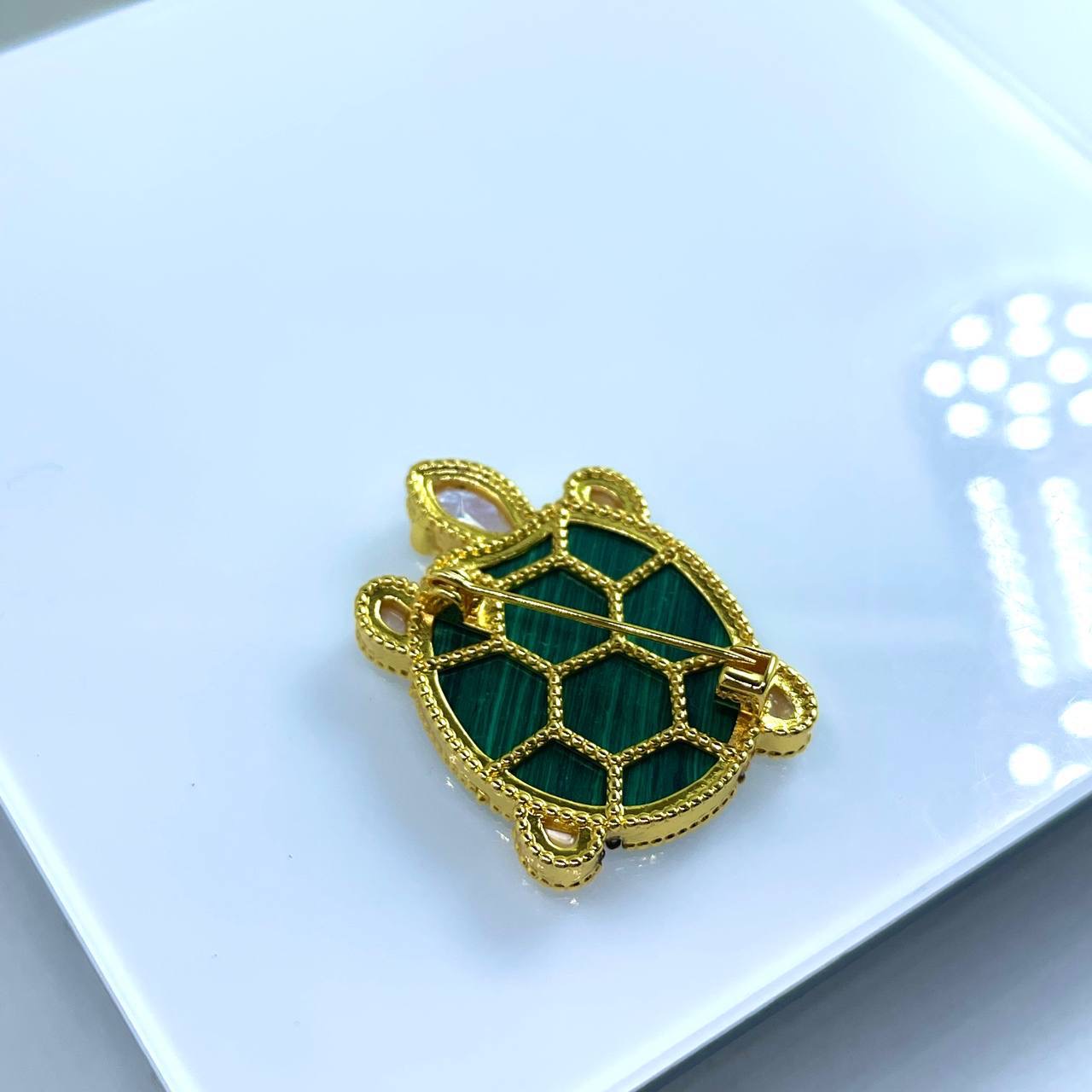 Фото Брошь Van Cleef & Arpels Lucky Animals Turtle B4378