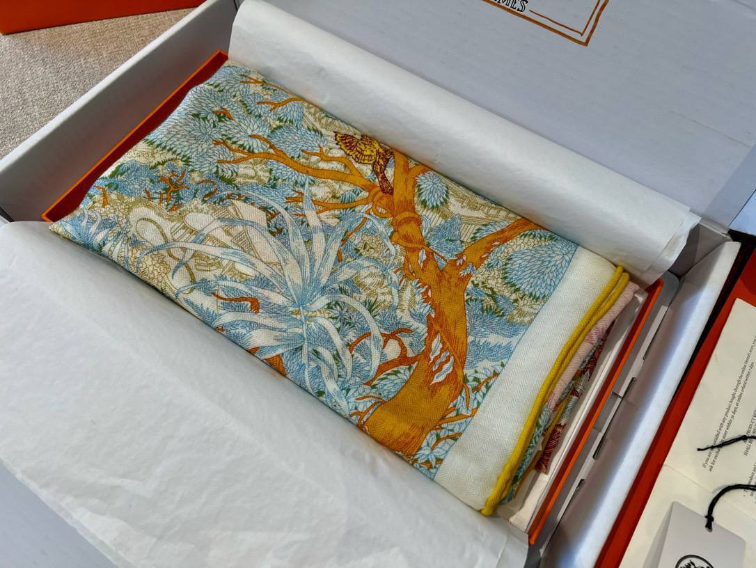 Фото Платок Hermès S5877