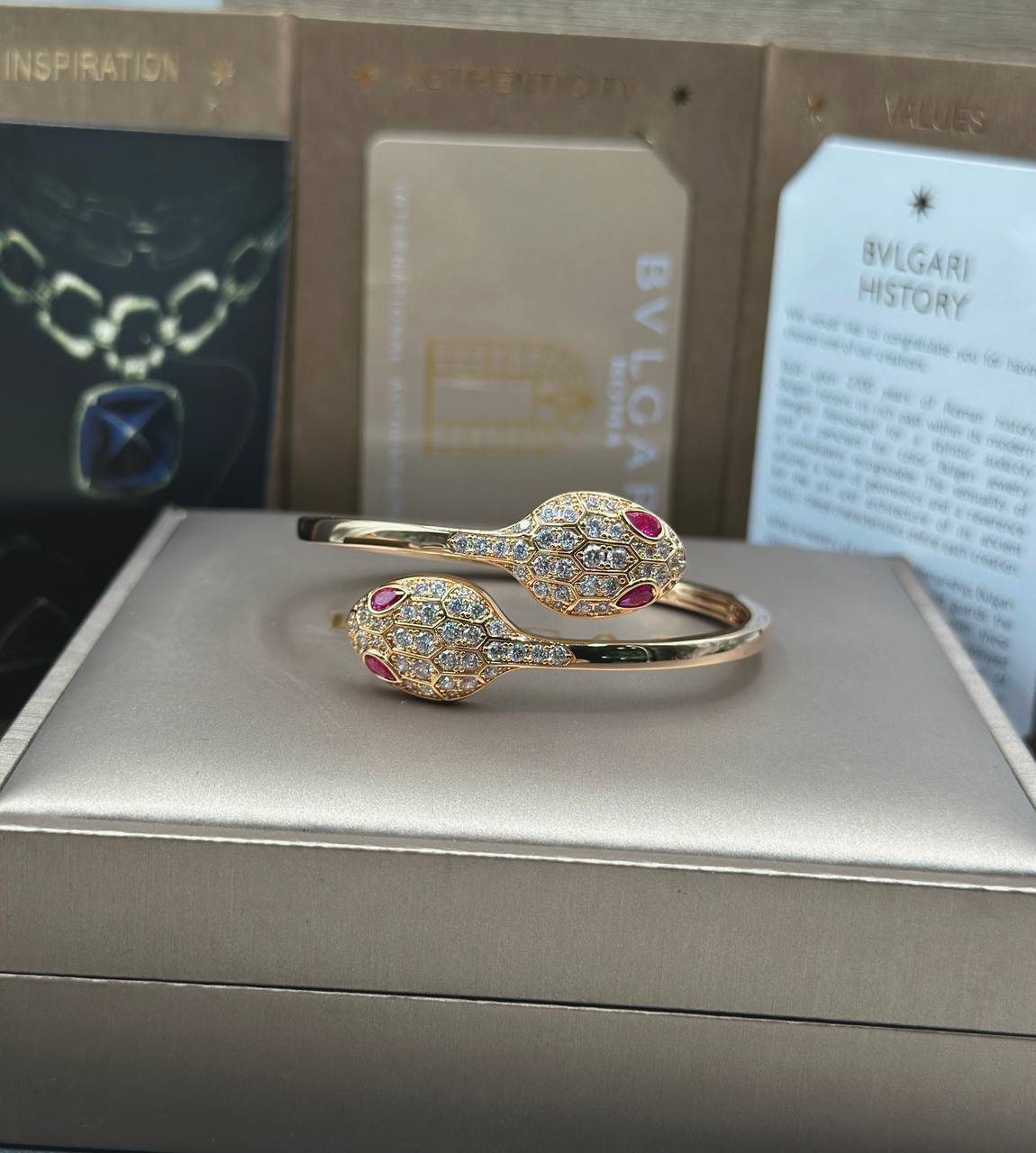 Фото Браслет Bvlgari Serpenti Seduttori S5902
