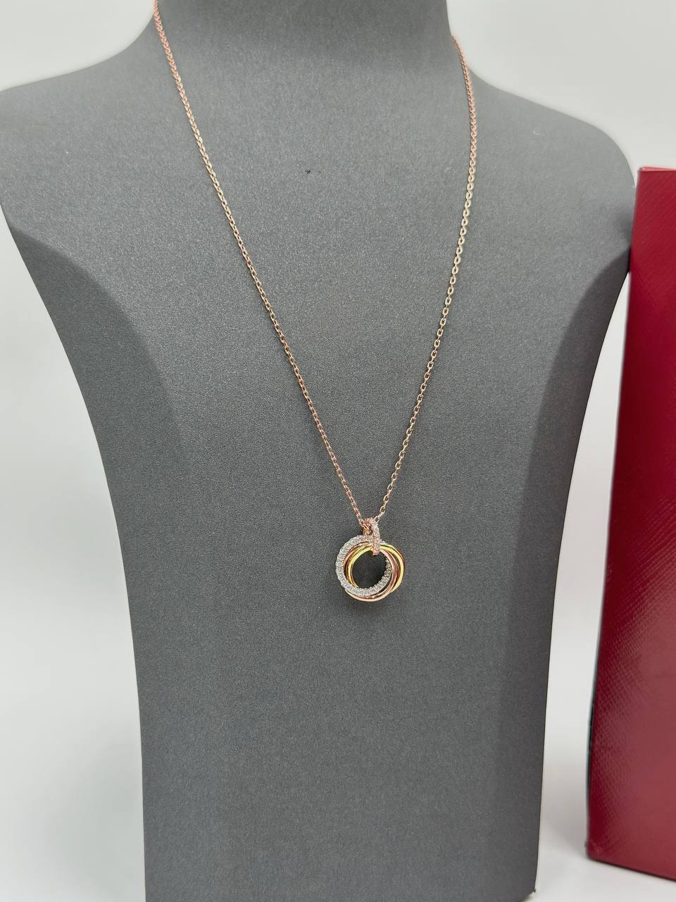 Фото Колье Cartier Trinity S5961