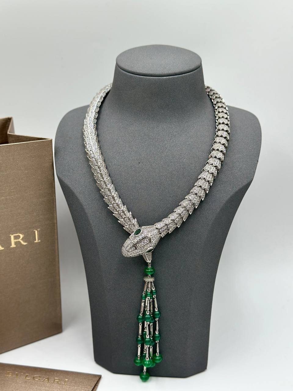 Фото Колье Bvlgari Serpenti S5976