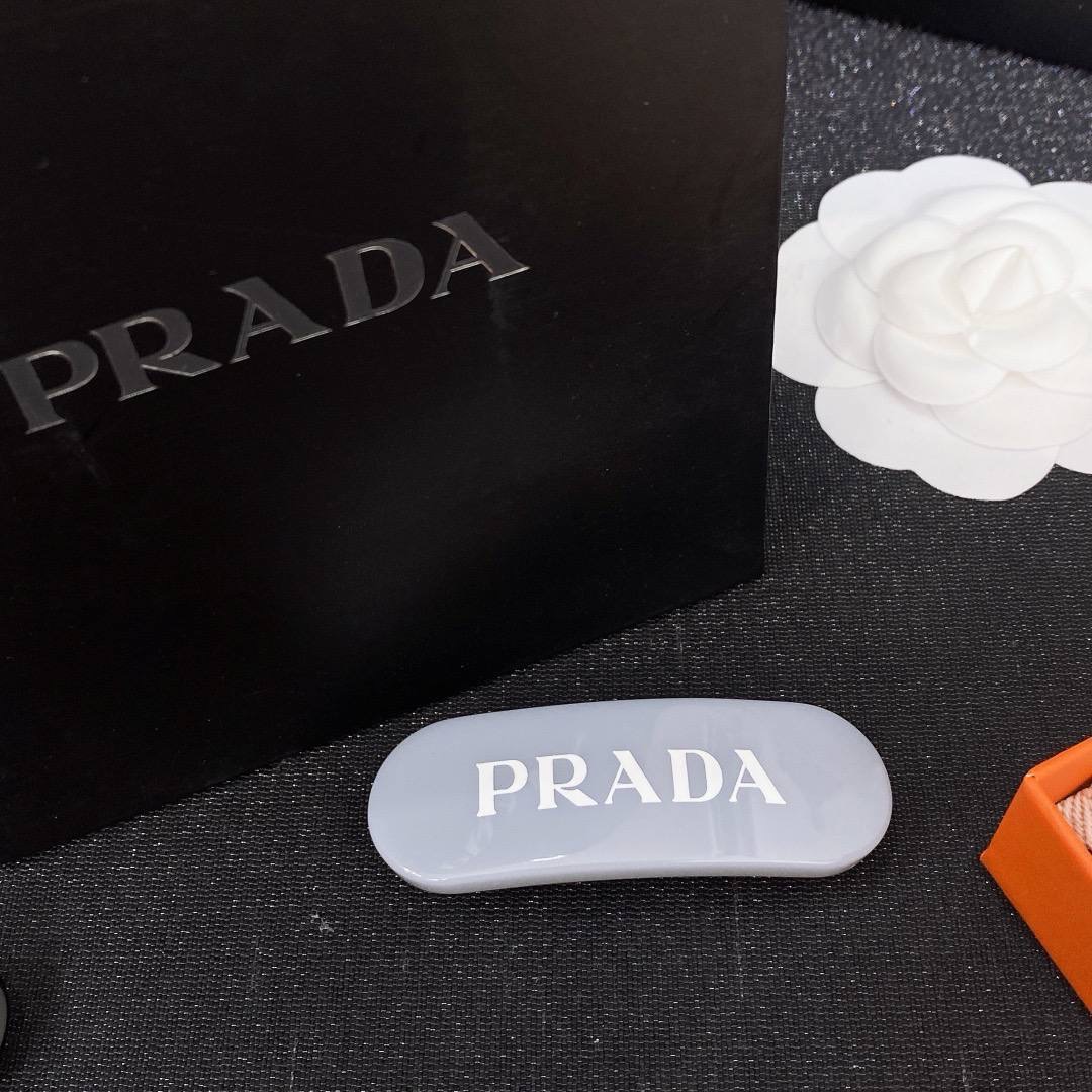 Фото Заколка Prada B4520