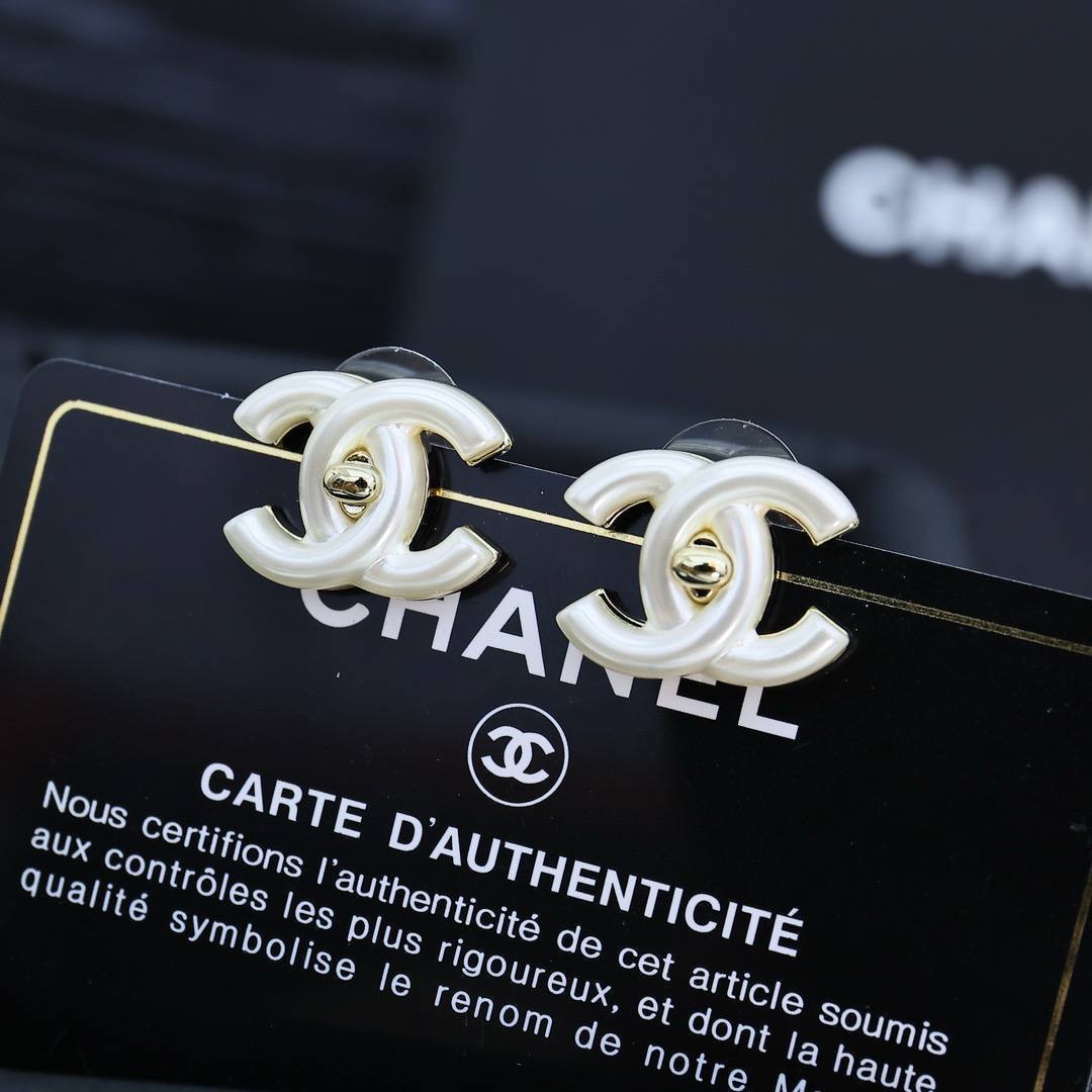 Фото Серьги Chanel Turn-Lock B4531