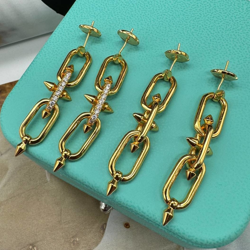 Фото Серьги Tiffany & Co Titan by Pharrell Williams B4547