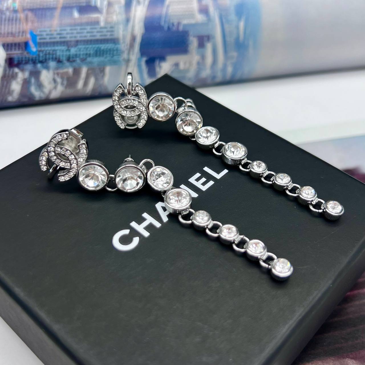 Фото Серьги-кафф Chanel B4559