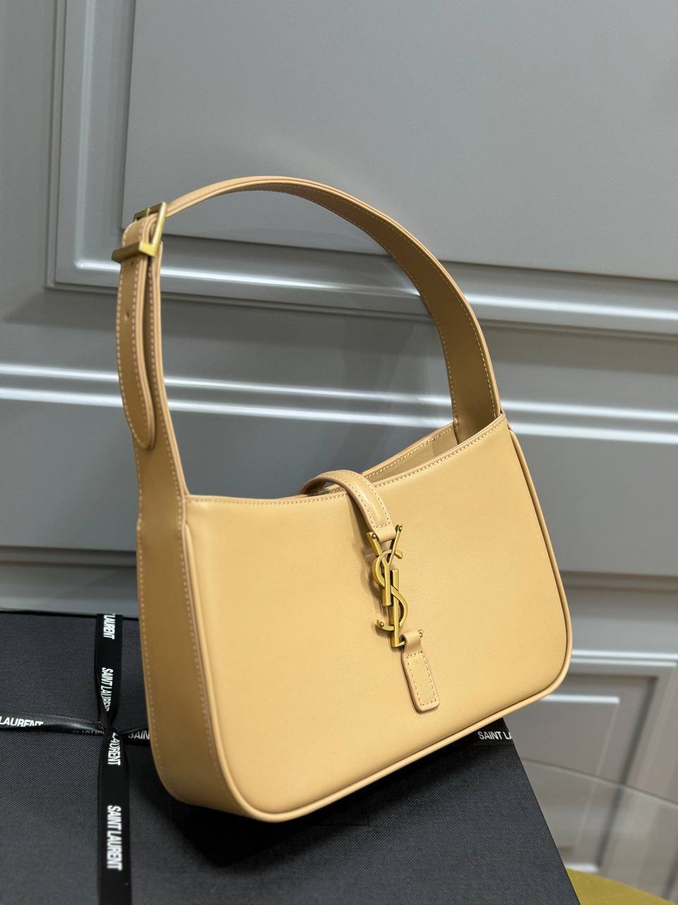 Фото Сумка Yves Saint Laurent Le 5 A 7 B4577