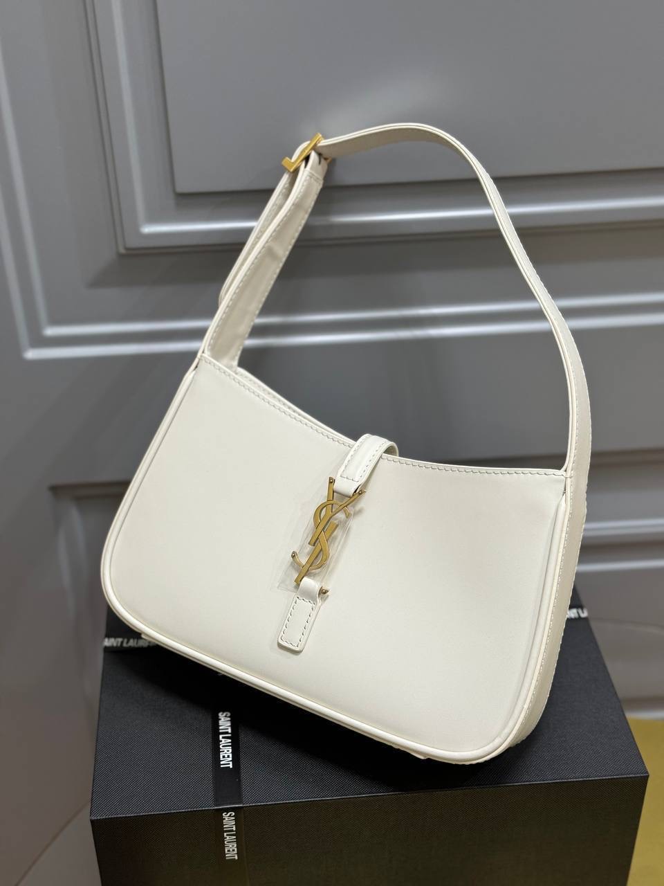 Фото Сумка Yves Saint Laurent Le 5 A 7 B4578