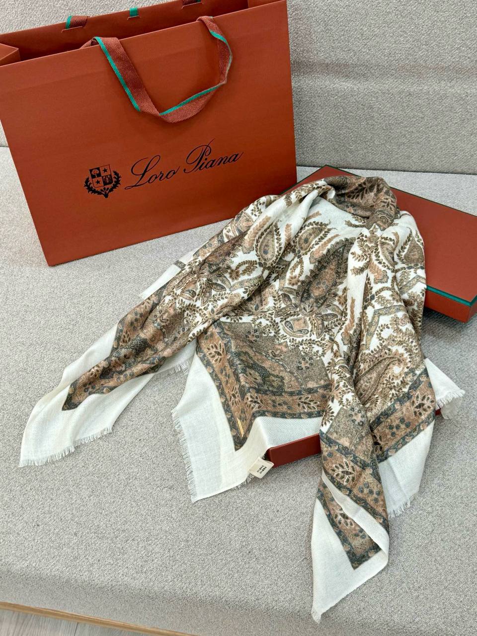 Фото Платок Loro Piana S6128