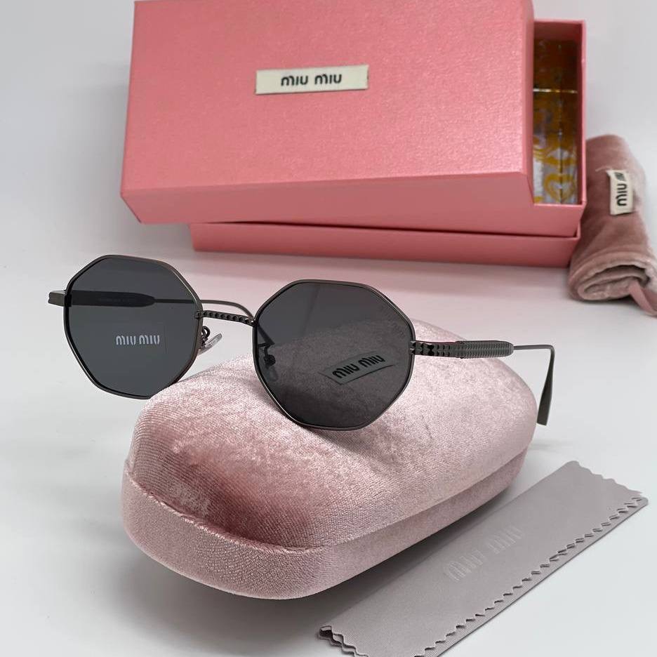 Фото Очки Miu Miu M3557