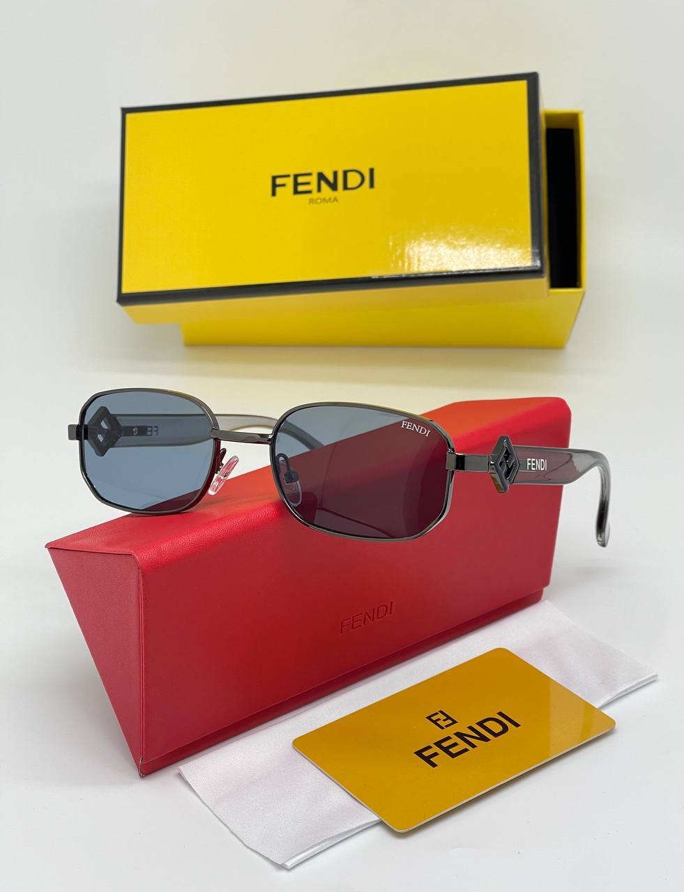Фото Очки Fendi B4892
