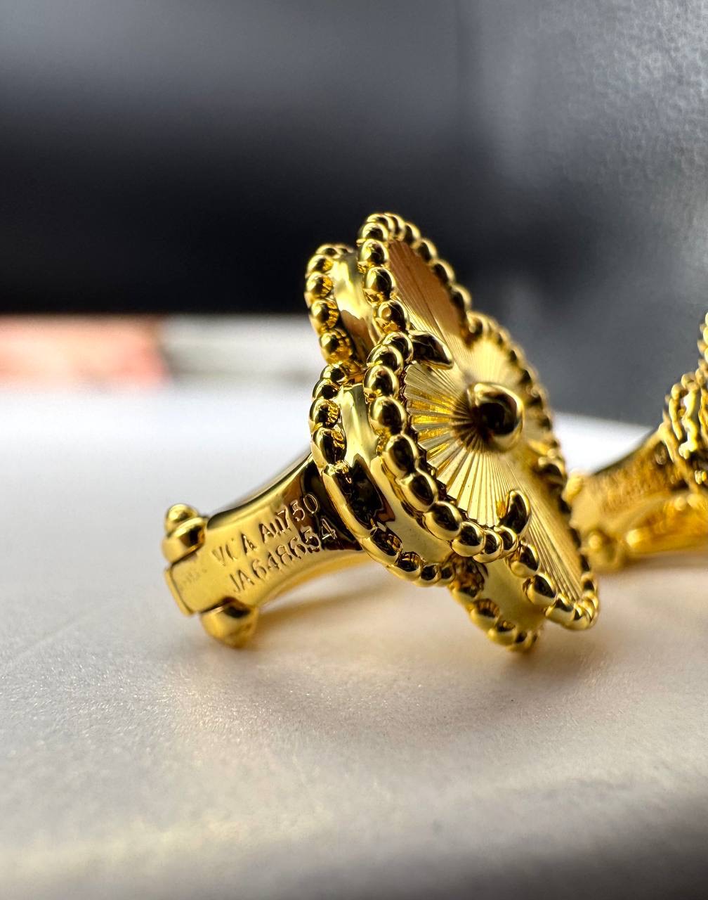 Фото Серьги Van Cleef & Arpels Vintage Alhambra B4735