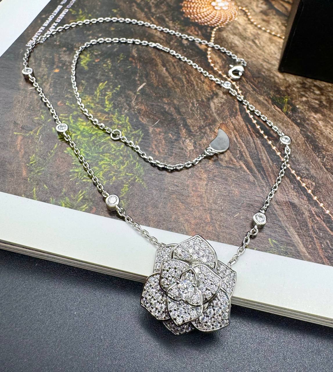 Фото Колье Piaget Rose B4849