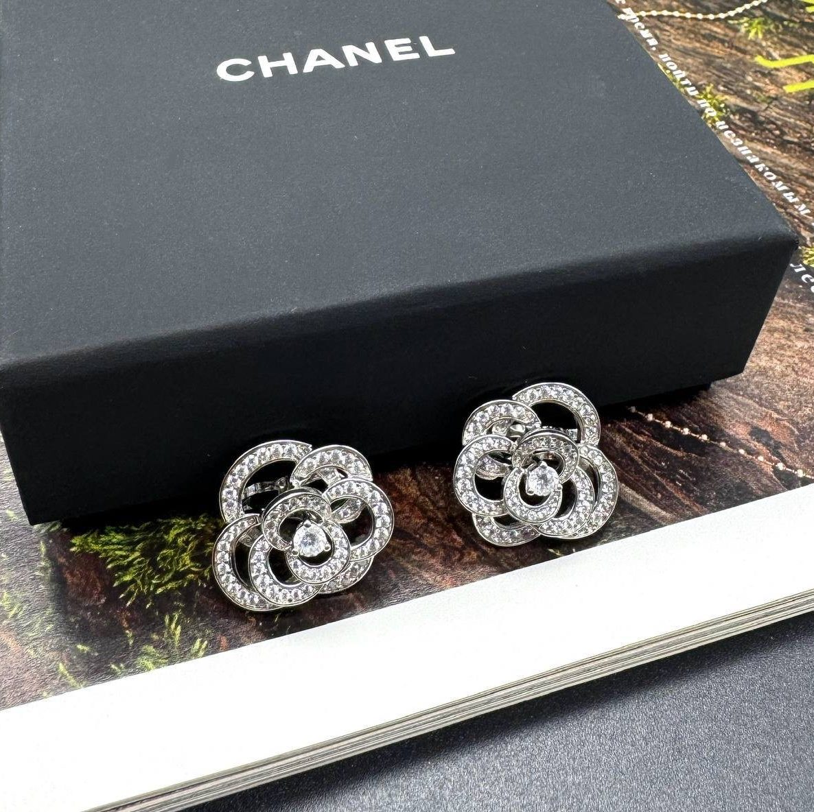 Фото Серьги Chanel Camelia B4850