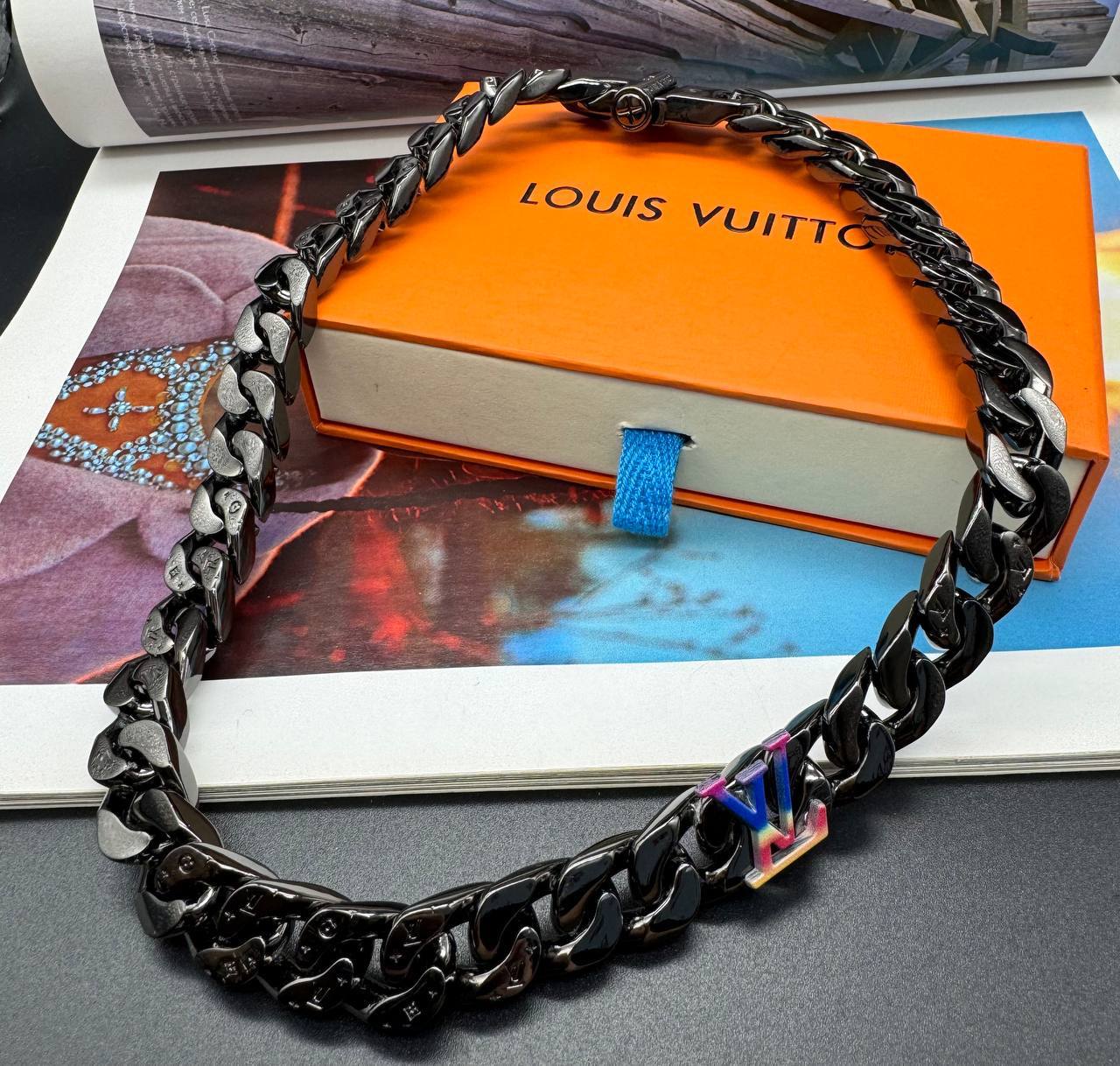 Фото Колье Louis Vuitton B4859