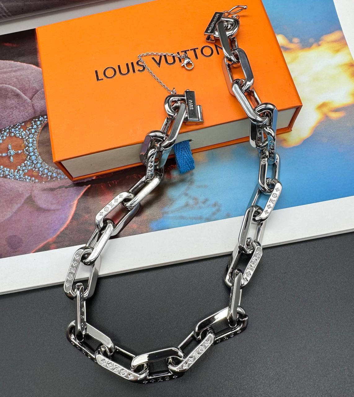 Фото Колье Louis Vuitton Vuitton LV Edge MM B4865