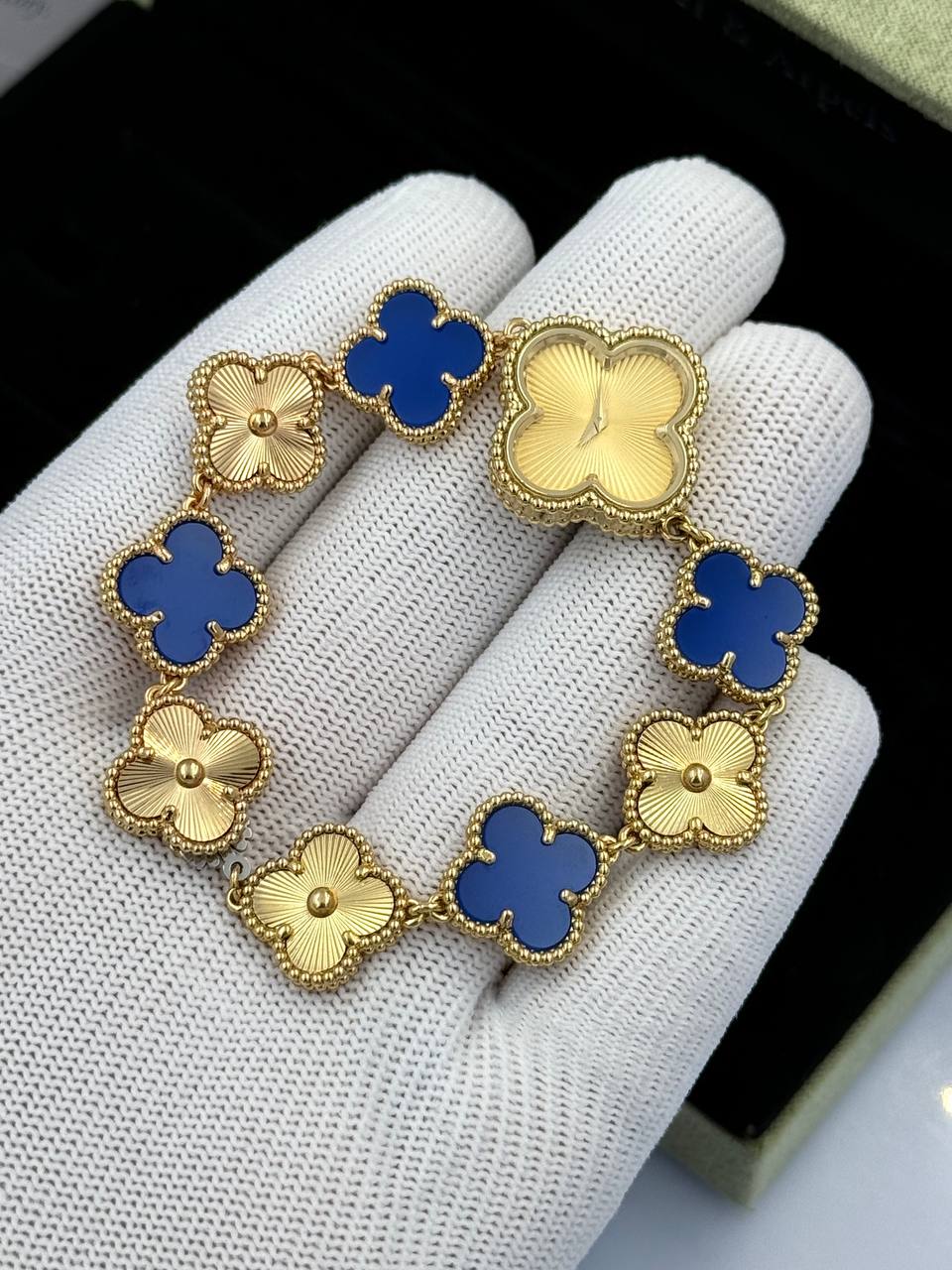 Фото Часы Van Cleef & Arpels Sweet Alhambra S6415