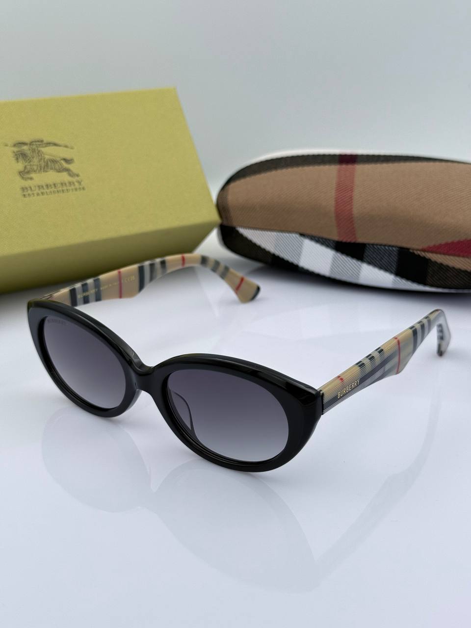 Фото Очки Burberry S6600