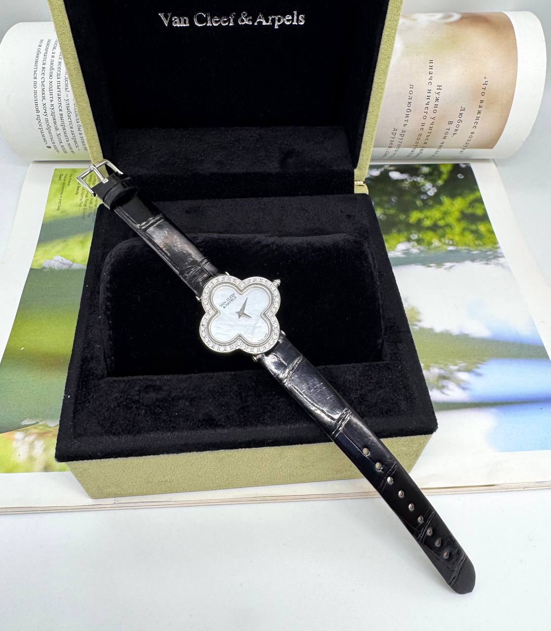 Фото Часы Van Cleef & Arpels Alhambra Small S7038
