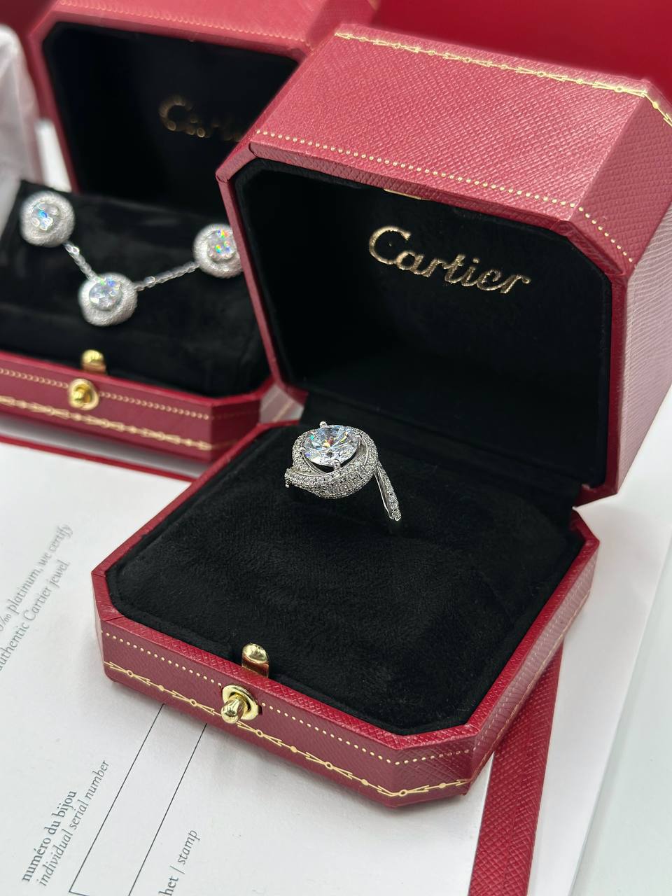 Фото Кольцо Cartier Trinity Ruban S8089
