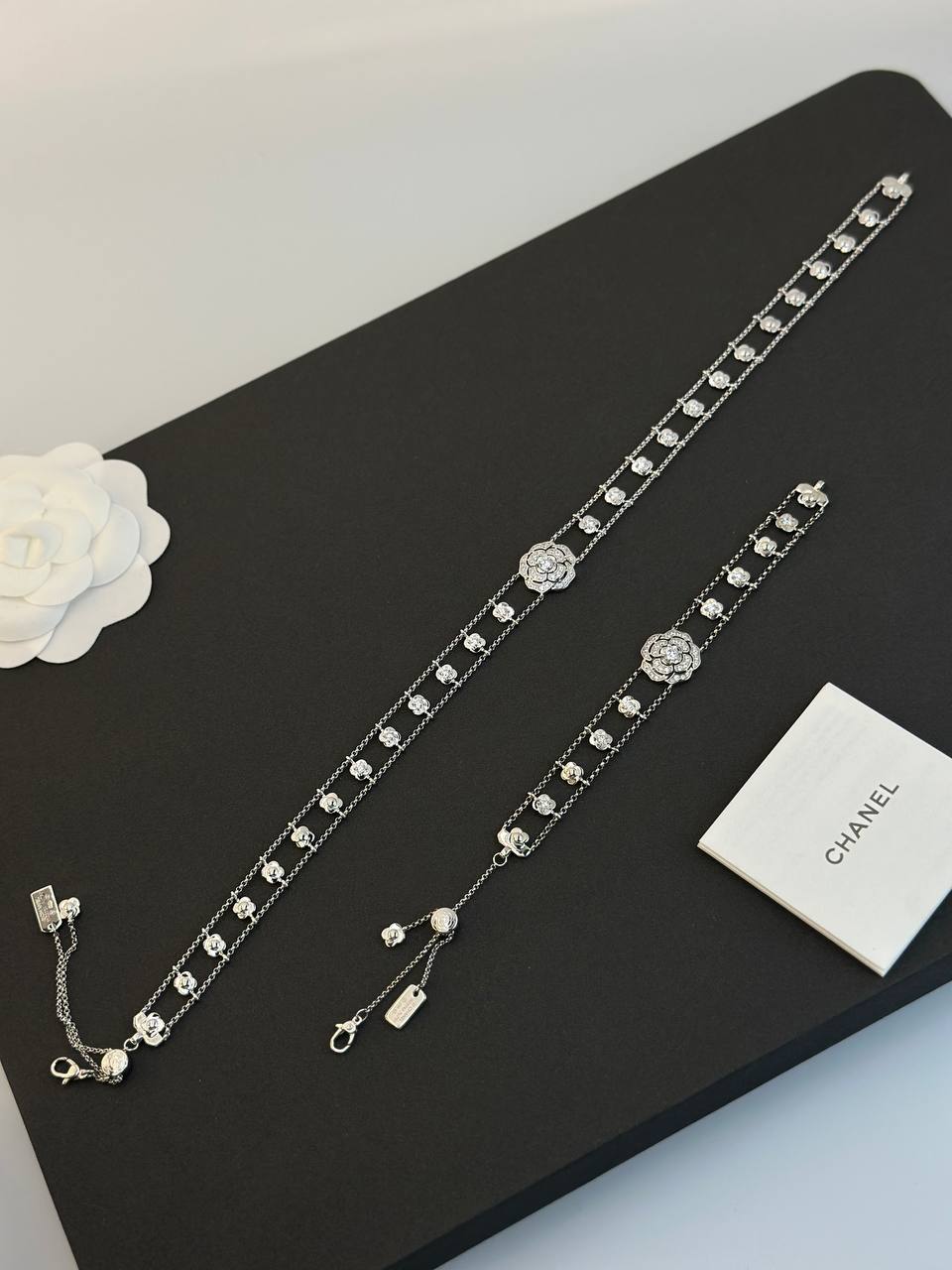 Фото Колье-чокер Chanel Bouton de Camélia S8114