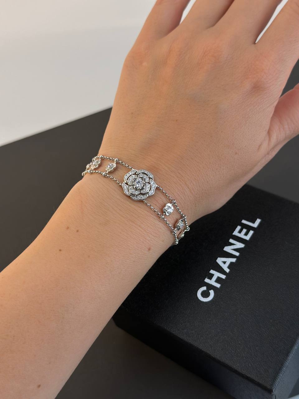 Фото Браслет Chanel Bouton de Camélia S8115