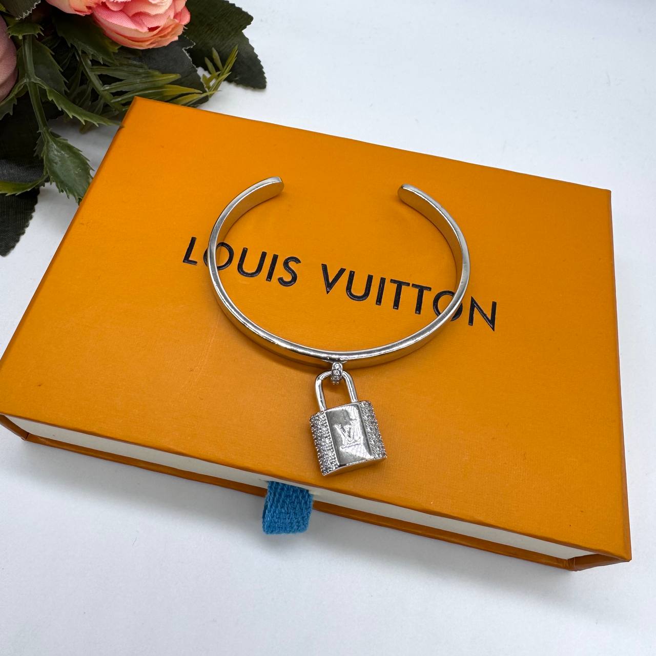 Фото Браслет Louis Vuitton Padlock S8337