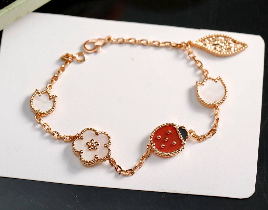 Фото Браслет Van Cleef & Arpels Lucky Spring S8385