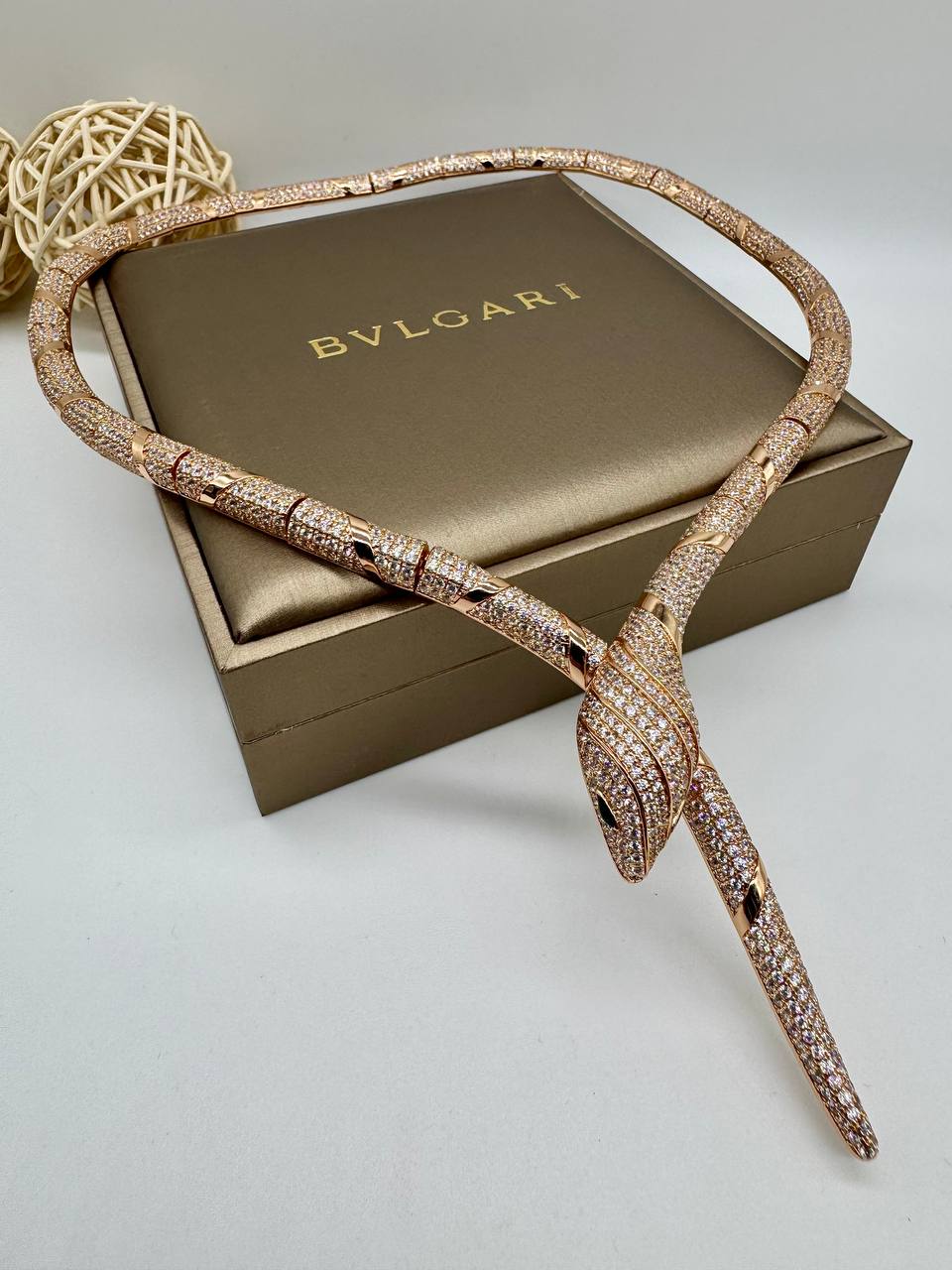 Фото Колье Bvlgari Serpenti S8431