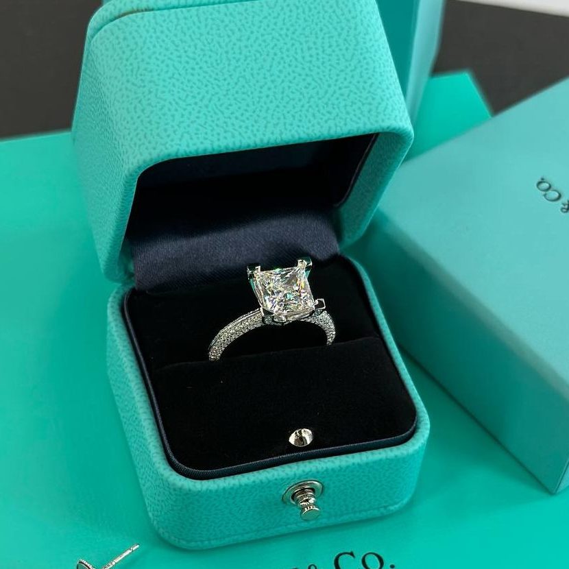 Фото Кольцо Tiffany & Co S8510