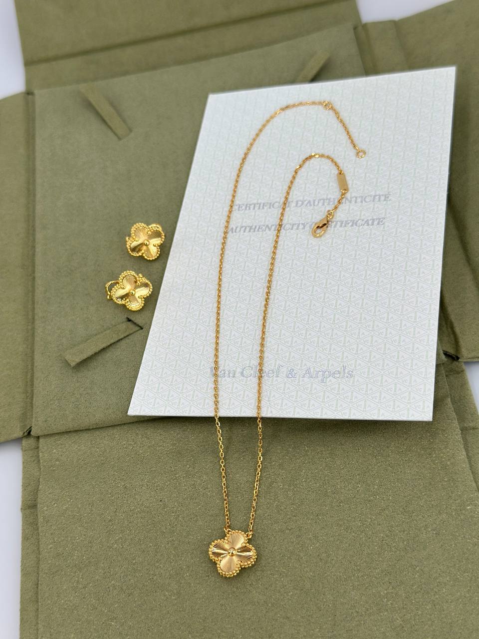 Фото Колье Van Cleef & Arpels Vintage Alhambra S8529