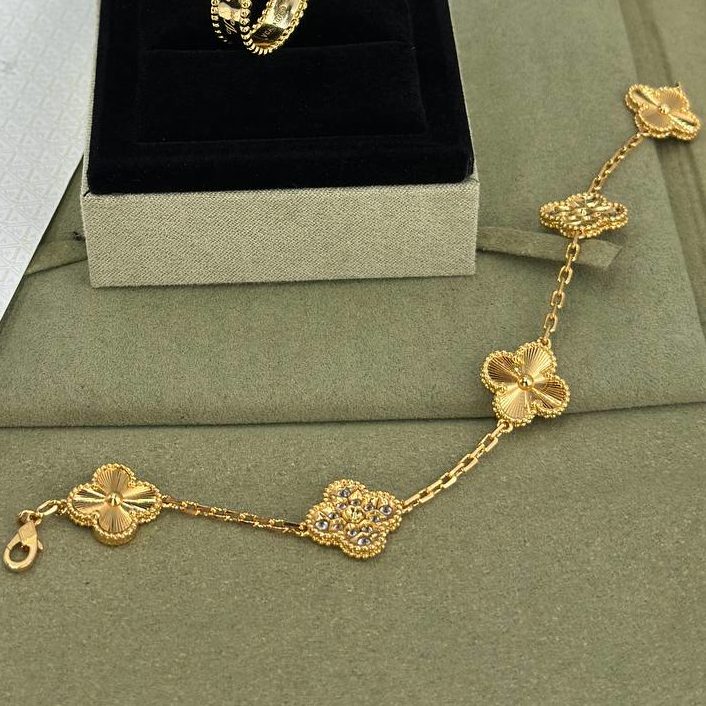 Фото Браслет Van Cleef & Arpels Vintage Alhambra S8530