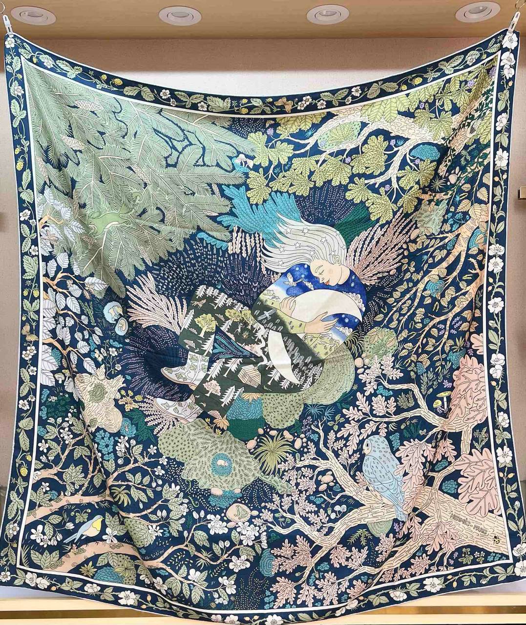 Фото Платок Hermes Dans les Bras de Selene S8546