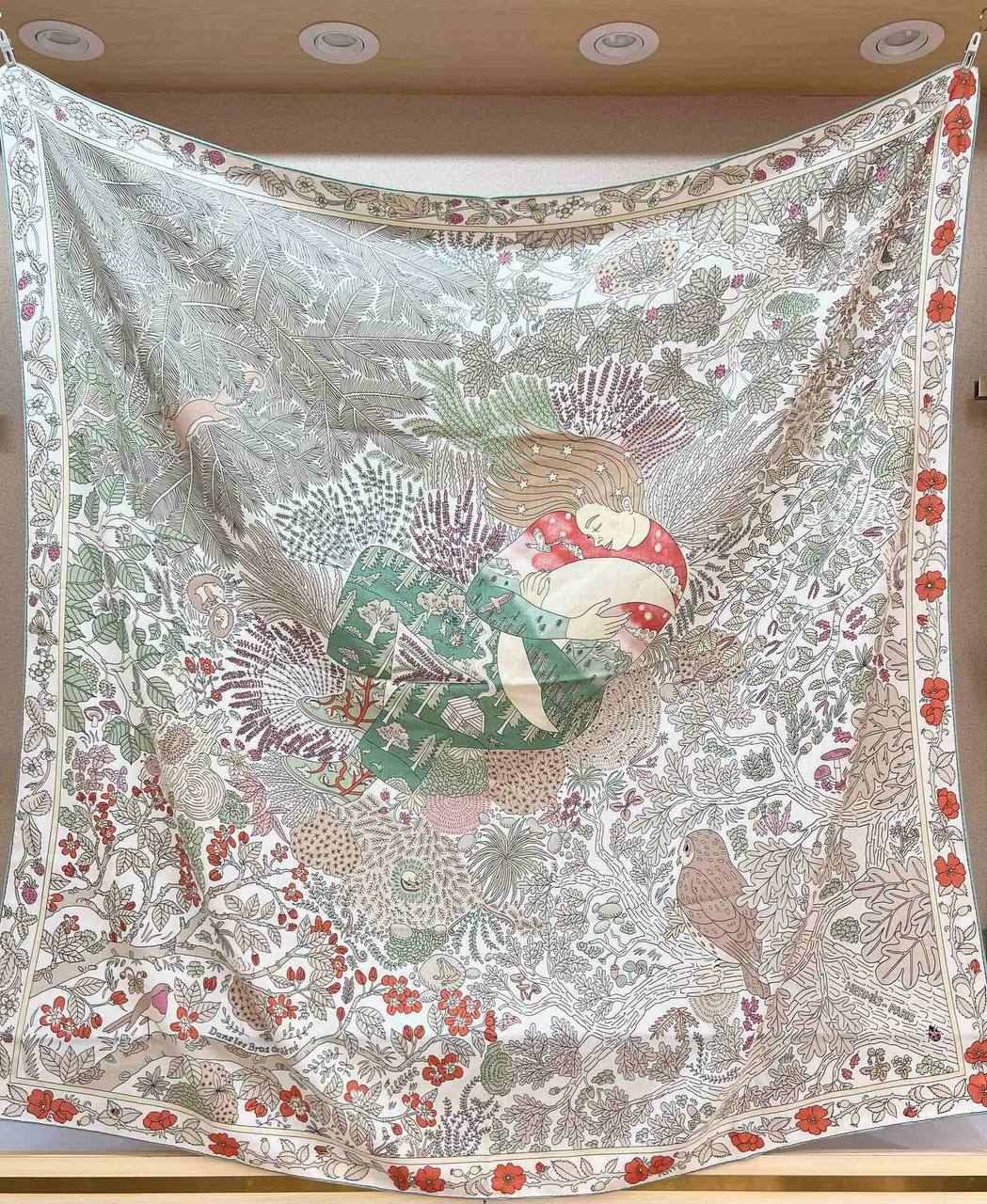 Фото Платок Hermes Dans les Bras de Selene S8548