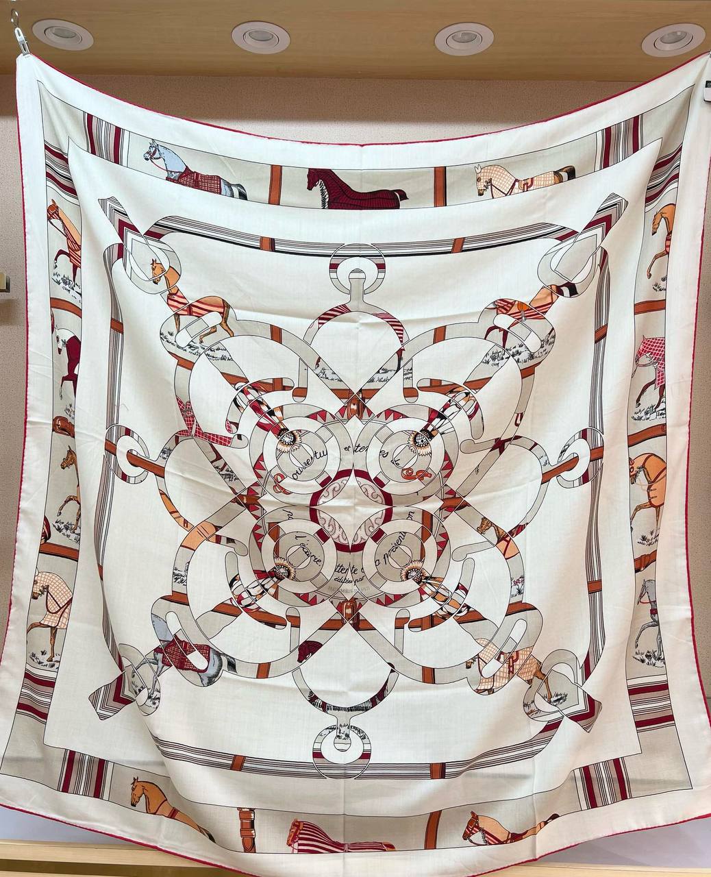 Фото Платок Hermes Eperon D'Or forever S8554