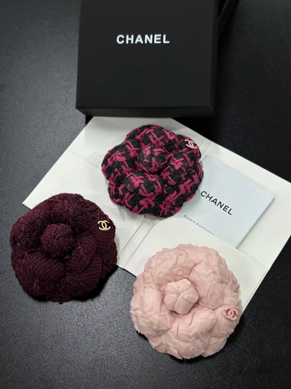 Фото Брошь Chanel Camelia S8658