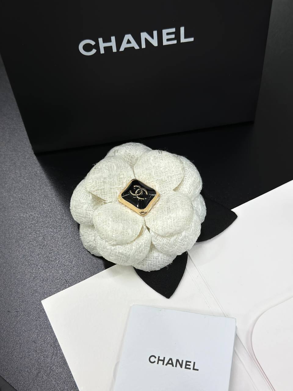 Фото Брошь Chanel Camelia S8661