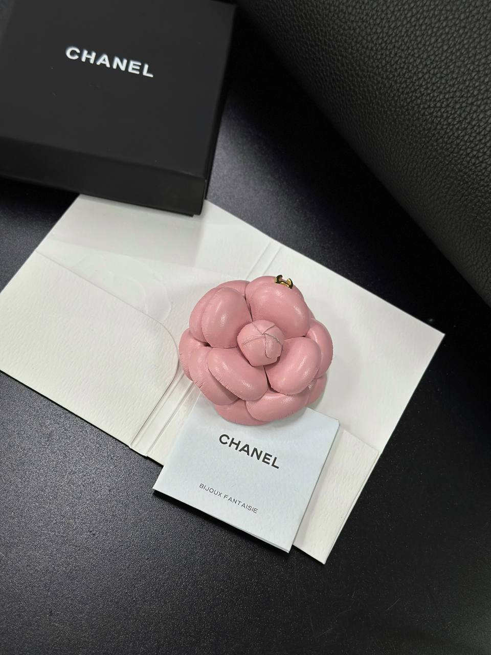 Фото Брошь Chanel Camelia S8714