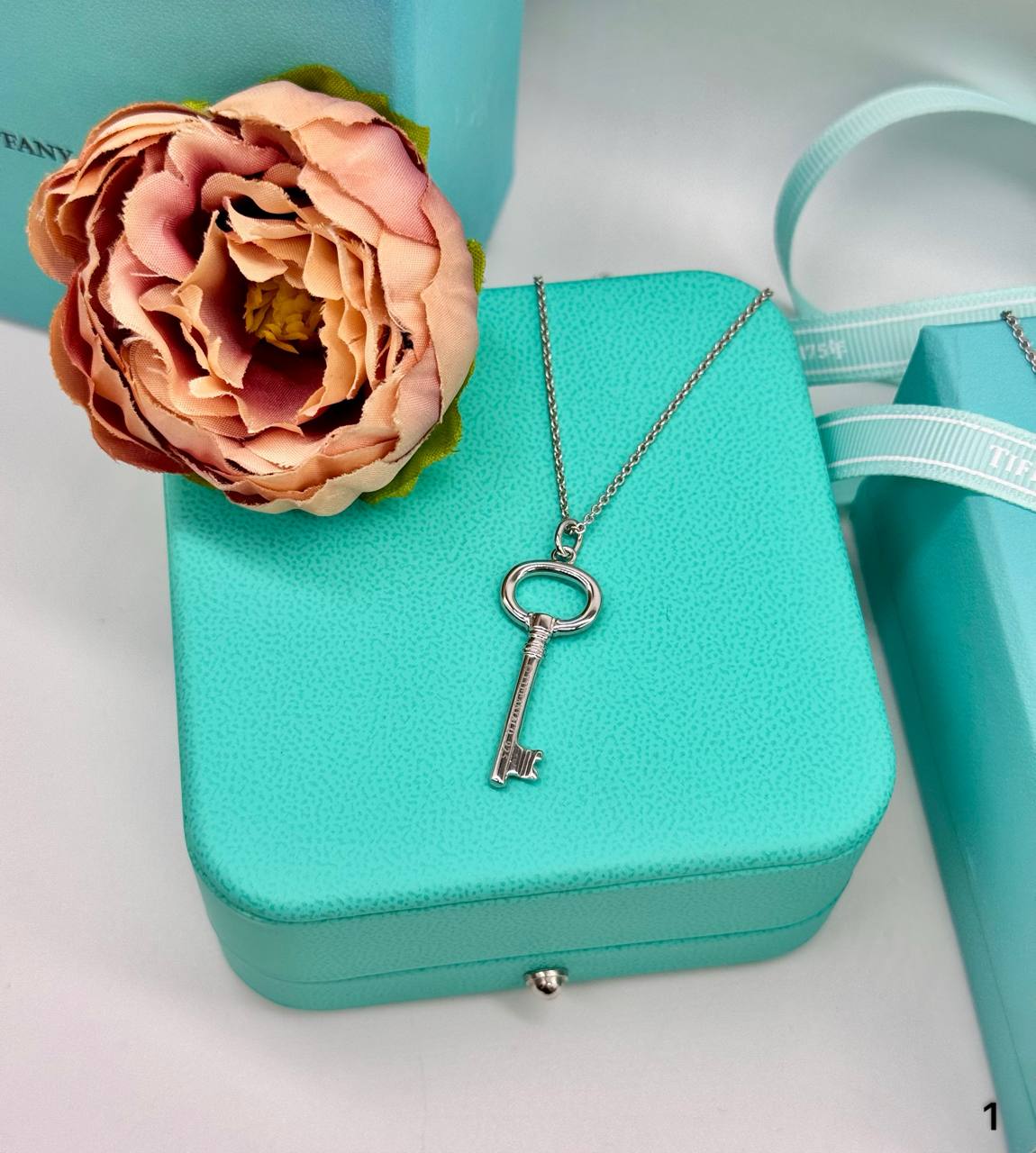 Фото Подвеска на цепочке Tiffany & Co Keys S8729