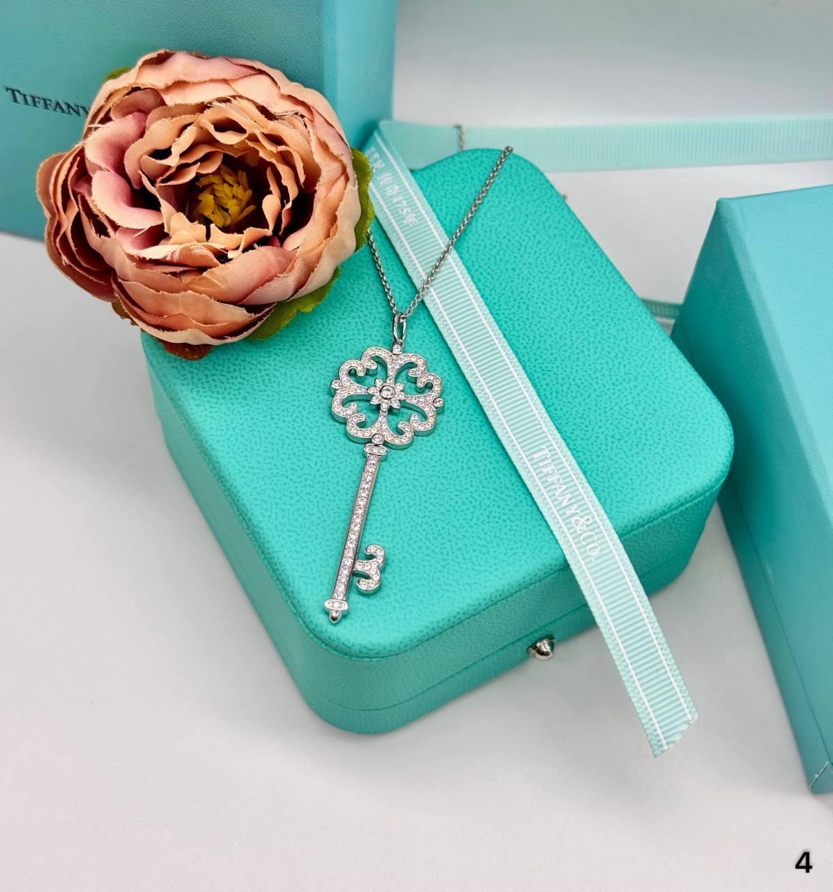 Фото Подвеска на цепочке Tiffany & Co Keys S8732