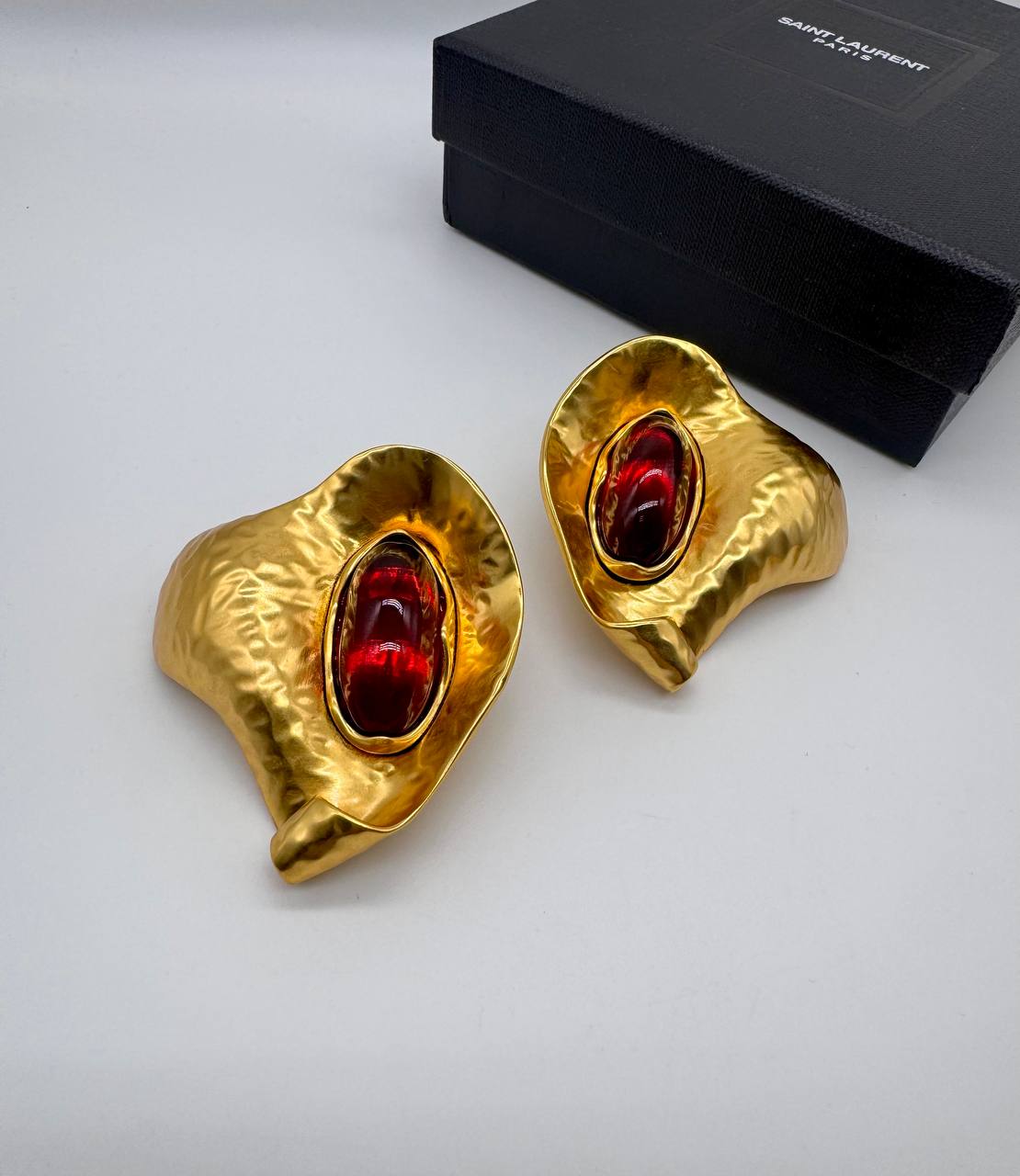 Фото Серьги-клипсы Yves Saint Laurent S8784